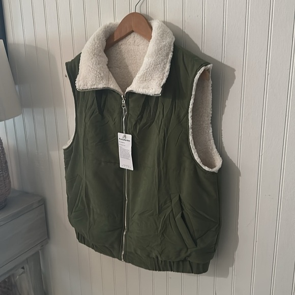 New! Pretty Garden Forest Green Vest sz Small - Picture 7 of 14